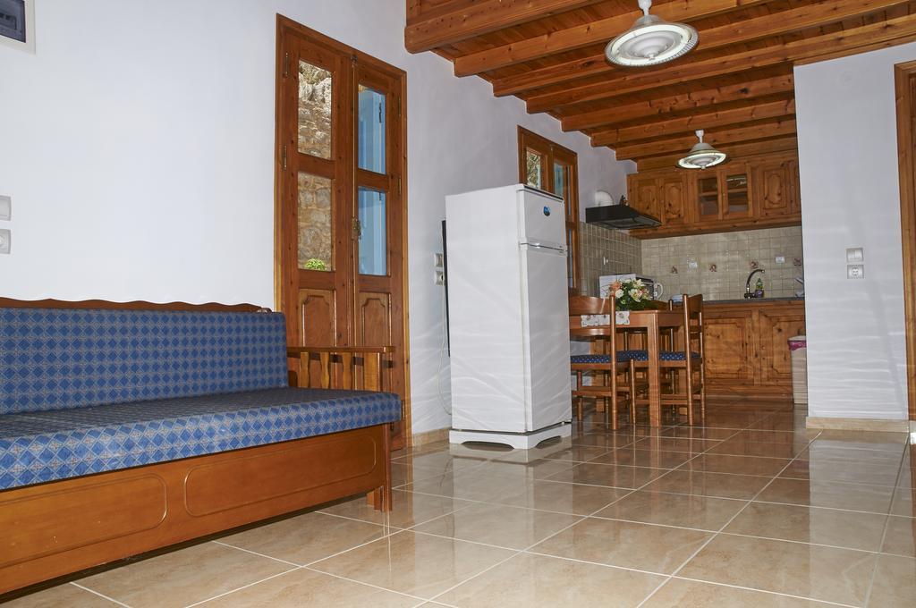 Athina Studios Sými Esterno foto
