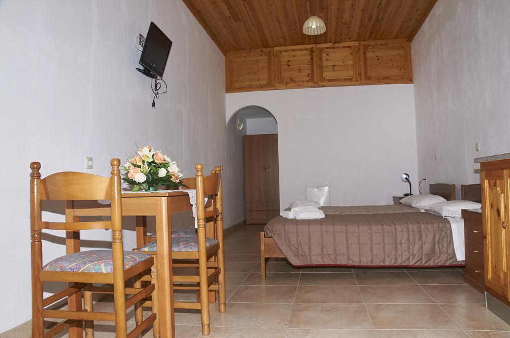 Athina Studios Sými Esterno foto